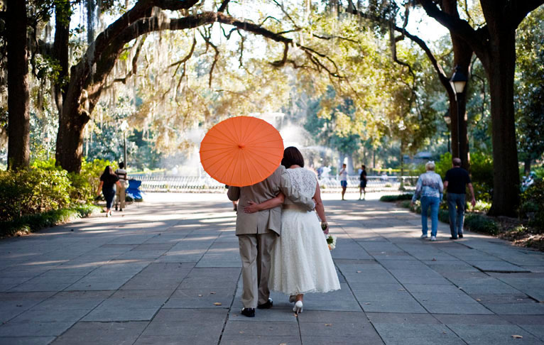 Savannah | Hilton Head | Saint Simons | Charleston Wedding Photographer. Savannah Wedding Photography with a birdcage veil